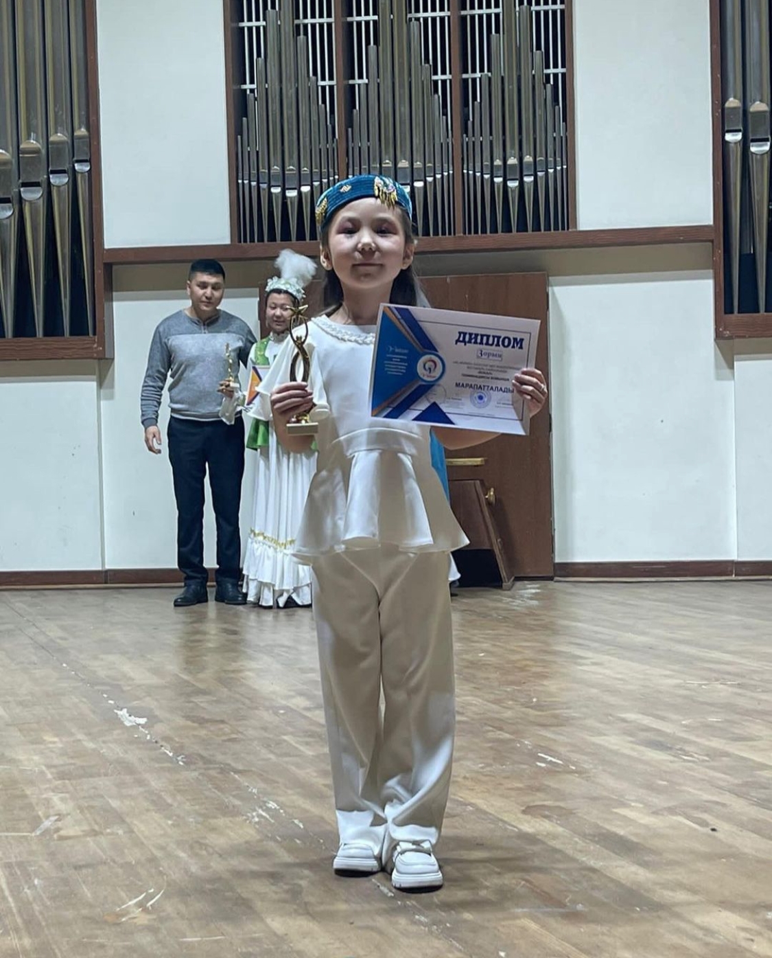 Наурызбай ауданы, 207 мектеп-лицейінің 6 А сынып оқушысы Рахымбай Нұриса Алматы қаласы жасөспірімдер арасындағы аралас жекпе-жектен өткен турнирінде жүлделі 1 орынға ие болғаны үшін марапатталады. Құттықтаймыз!💐.