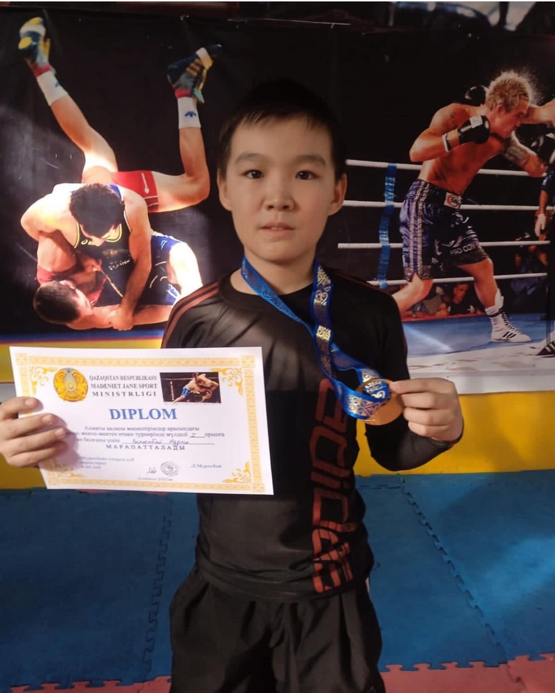 Наурызбай ауданы, 207 мектеп-лицейінің 6 А сынып оқушысы Рахымбай Нұриса Алматы қаласы жасөспірімдер арасындағы аралас жекпе-жектен өткен турнирінде жүлделі 1 орынға ие болғаны үшін марапатталады. Құттықтаймыз!💐.