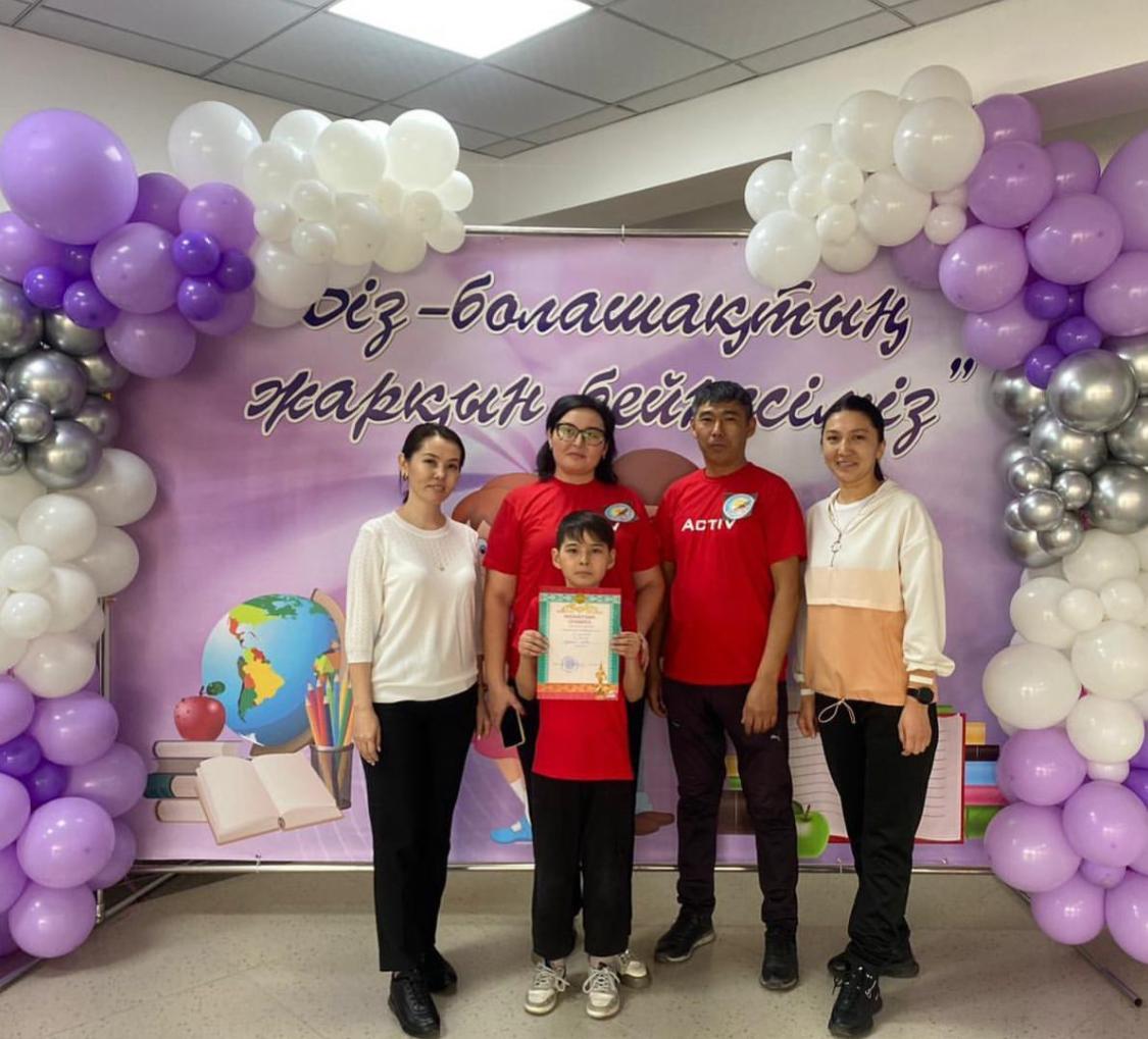 №207 мектеп-лицейде бастауыш сыныптар бойынша өткен онкүндікте, жоспарға сәйкес 4 сыныптар арасында отбасылық «Салауатты өмір-көтеріңкі көңіл» атты спорттық сайыс өтті.